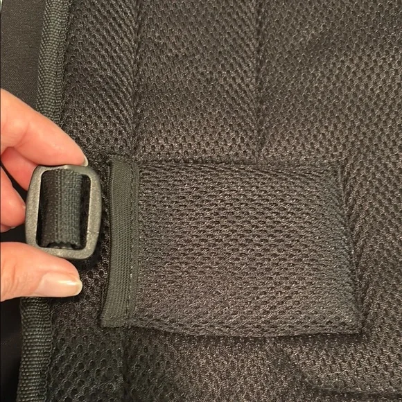 Sand Piper of California Gear Black Messenger Bag with Adjustable Strap - Picture 4 of 8